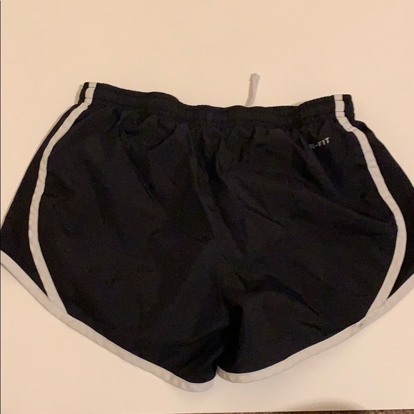 2 pairs of Nike shorts - Picture 3 of 4